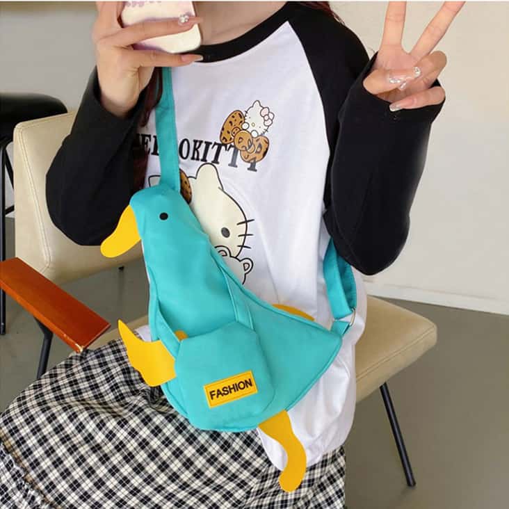 斜挎包女士专用3D立体鸭子造型单肩包防水趣味胸包带前置迷你口袋和肩背带女包设计款