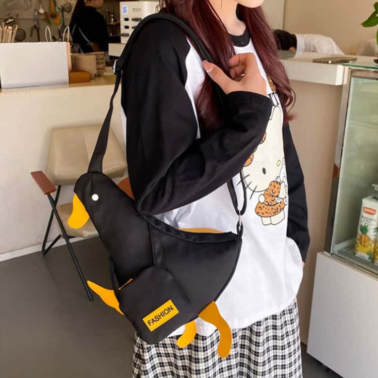 斜挎包女士专用3D立体鸭子造型单肩包防水趣味胸包带前置迷你口袋和肩背带女包设计款