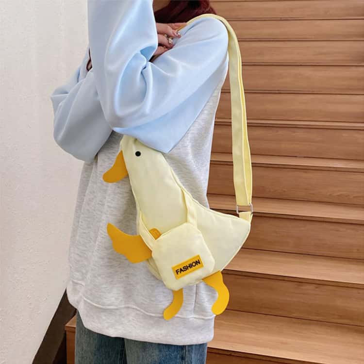 斜挎包女士专用3D立体鸭子造型单肩包防水趣味胸包带前置迷你口袋和肩背带女包设计款