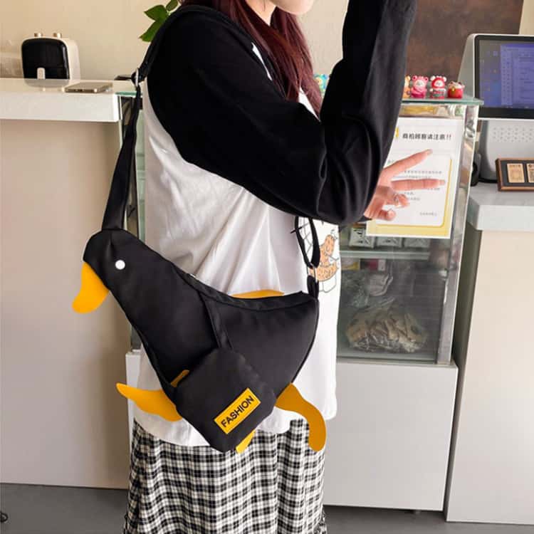 斜挎包女士专用3D立体鸭子造型单肩包防水趣味胸包带前置迷你口袋和肩背带女包设计款