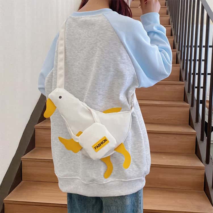 斜挎包女士专用3D立体鸭子造型单肩包防水趣味胸包带前置迷你口袋和肩背带女包设计款