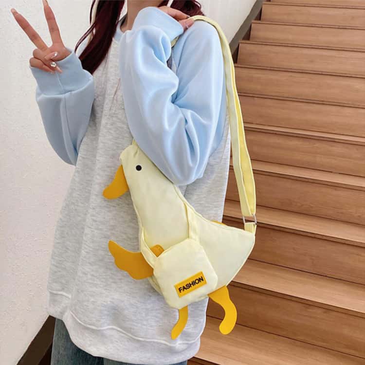 斜挎包女士专用3D立体鸭子造型单肩包防水趣味胸包带前置迷你口袋和肩背带女包设计款